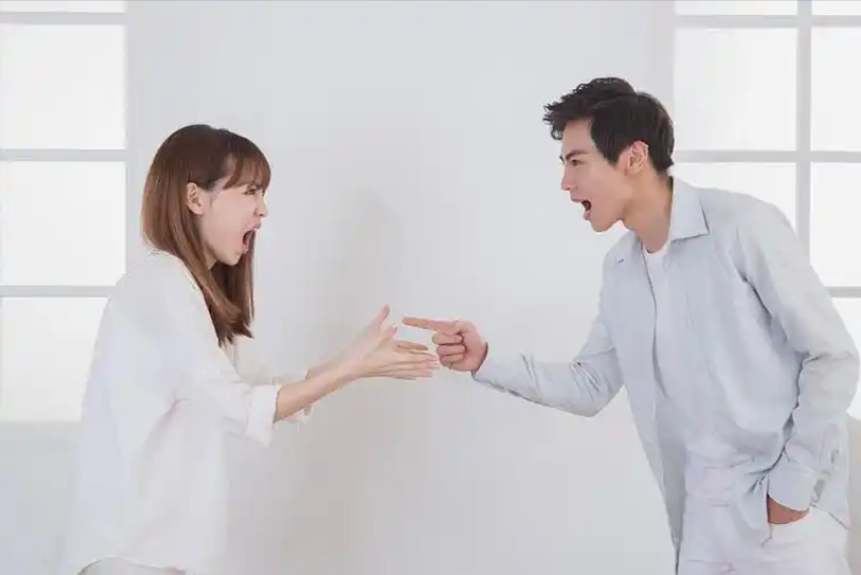 苏州私家侦探联系方式：一个整天挑剔你的男人的心理